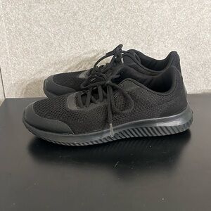 Women’s black nonslip shoes